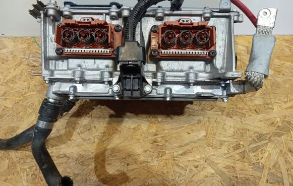 Renault Clio I Central locking vacuum pump 