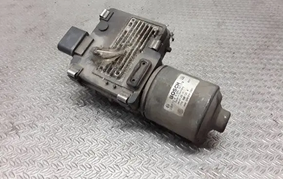Volkswagen Touran I Wiper motor 0390241718 1T0955120A