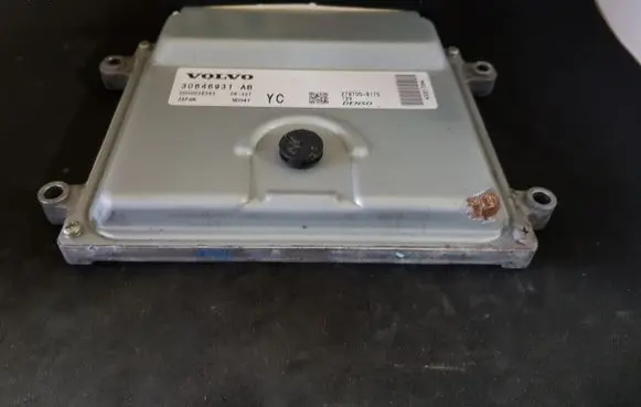 Volvo S80 Engine control unit/module 30646931AB
