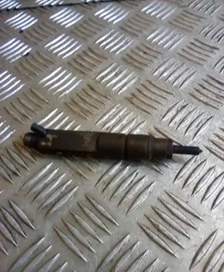 Fuel injector