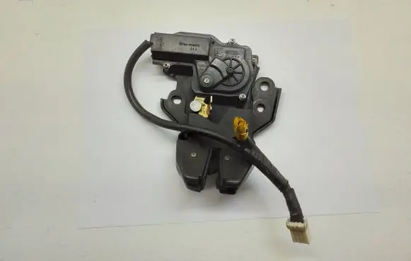 Chrysler 300 - 300C Tailgate/trunk/boot lock/catch/latch 581AA04807C