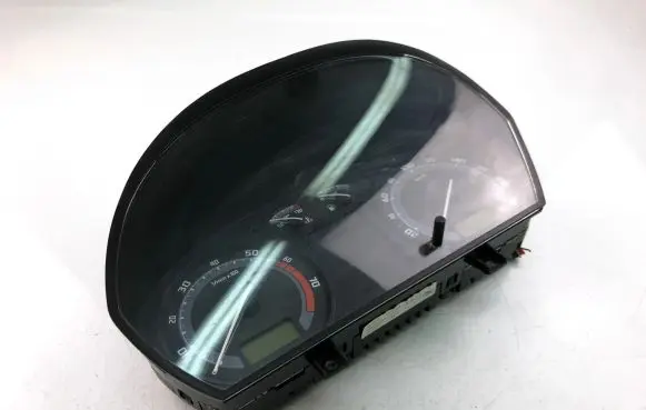 Skoda Fabia Mk1 (6Y) Speedometer (instrument cluster) 6Y0920883L