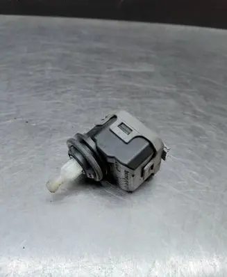 Audi A6 S6 C5 4B Headlight level adjustment motor 6Y0941295 007878
