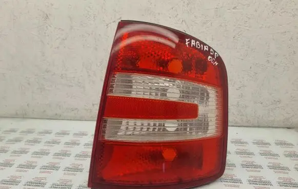 Skoda Fabia Mk1 (6Y) Rear/tail lights 6Y9945112B