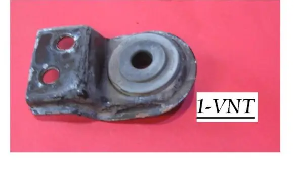 Volvo S40, V40 Radiator mount bracket MB925655