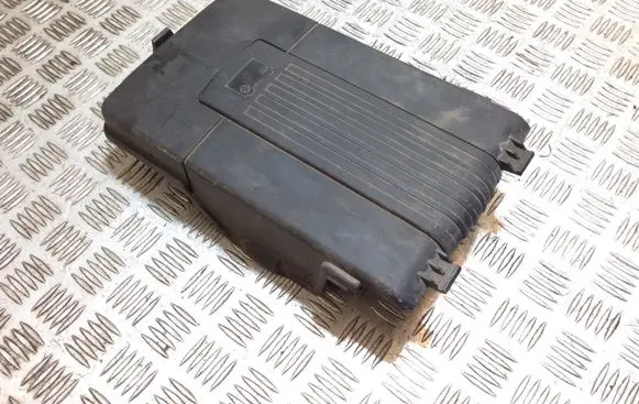 Skoda Octavia Mk2 (1Z) Battery box tray cover/lid 1K0915443A