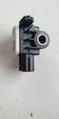 Nissan Leaf I (ZE0) Airbag deployment crash/impact sensor