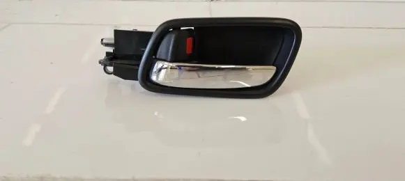 Honda CR-V Front door interior handle