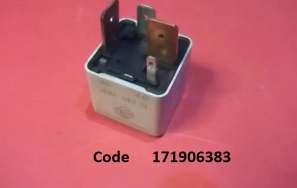 Audi 80 90 B3 Fuel pump relay 171906383