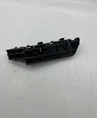 Honda CR-V Fender mounting bracket HE12M550