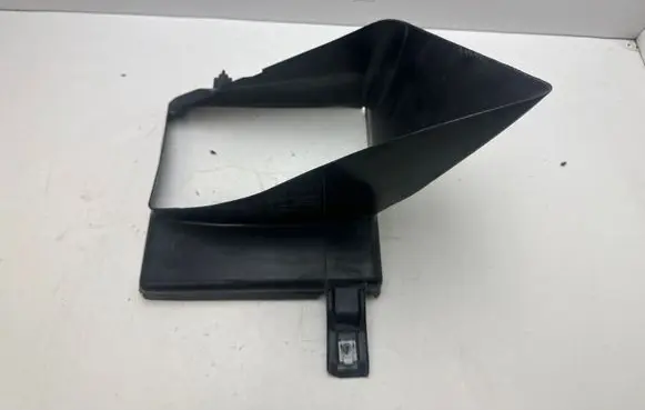 BMW M5 F90 Intercooler air channel guide 51748059681