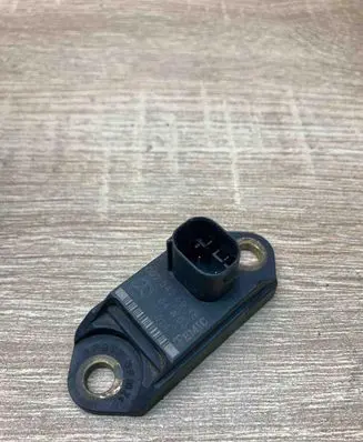 Mercedes-Benz E W211 Airbag deployment crash/impact sensor 0025426918