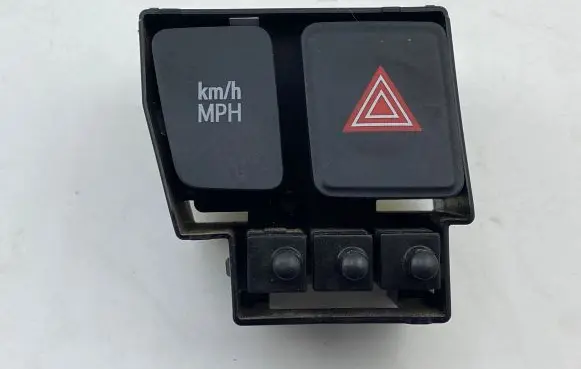 Toyota Prius+ (ZVW40) Hazard light switch 75F218 2181G41
