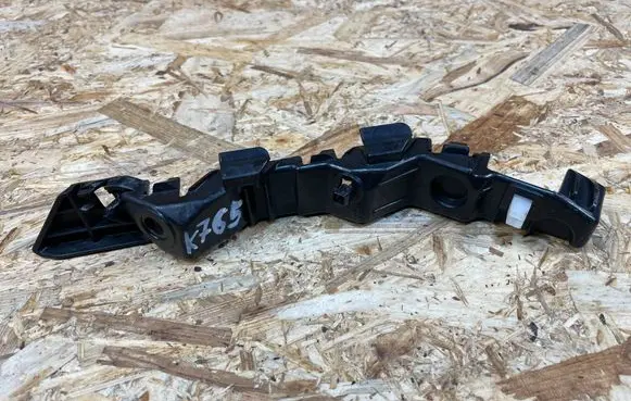 KIA Sportage Front bumper mounting bracket 865143U000