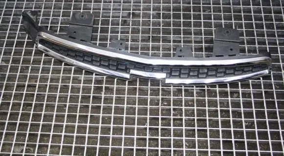 Chevrolet Orlando Front bumper upper radiator grill 95471003