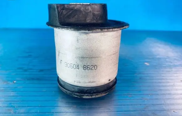 Opel Astra H Front wishbone bush 0402952