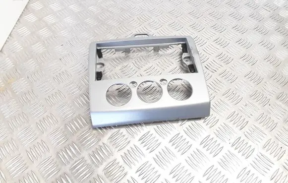 Ford Focus Radio/GPS head unit trim 