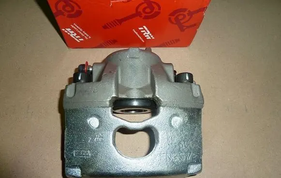 Volkswagen Golf IV Front brake caliper BHX213E
