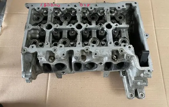 BMW X1 F48 F49 Engine head 8511211