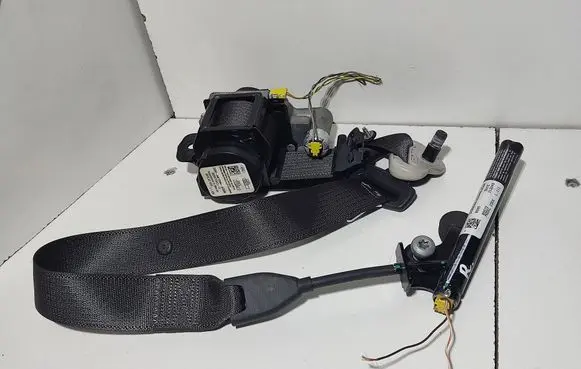 Ford Fusion II Front seatbelt DG9354612D64 DG9354612D65AL35B8