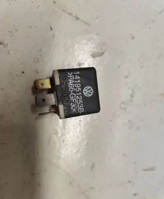 Audi A4 S4 B5 8D Other relay 141951253B PA66GF30