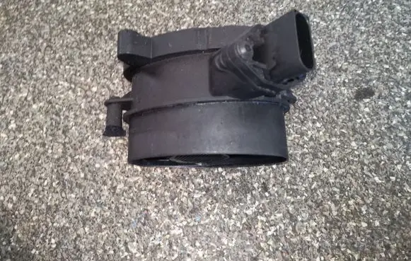 BMW 5 E39 Mass air flow meter 0928400468