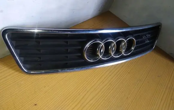 Audi A6 S6 C5 4B Front grill 4B0853651A
