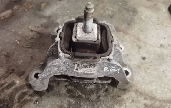 Mini Cooper Countryman R60 Engine mount bracket 6784355-01 G2245000 68623513