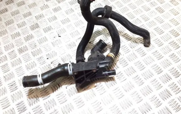 Renault Trafic III (X82) Thermostat housing 110615482R