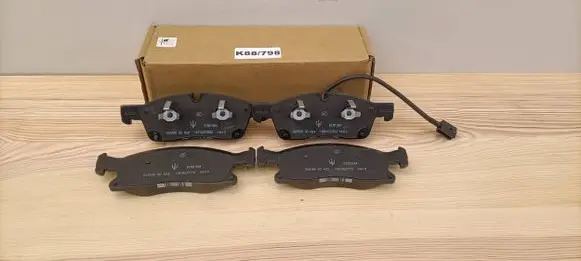 Maserati Levante Brake pads (front) 673011564