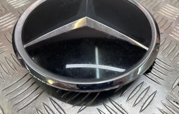 Mercedes-Benz CLA C117 X117 W117 Manufacturer badge logo/emblem A1648880411