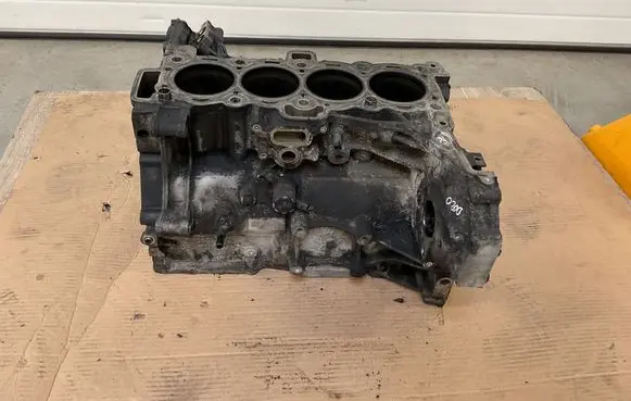 Land Rover Discovery Sport Engine block 