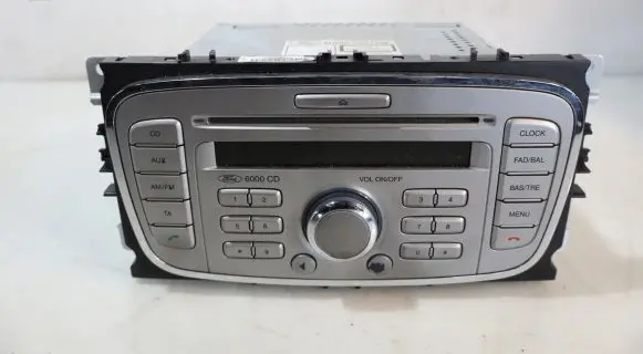 Radio/GPS head unit trim