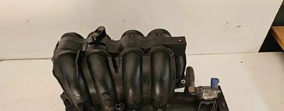 Nissan X-Trail T30 Intake manifold