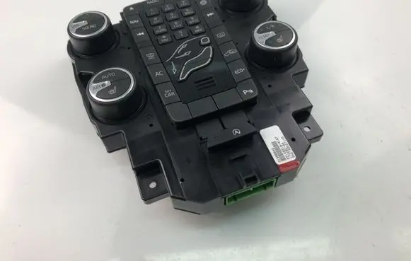 Volvo V40 Climate control unit 31398642