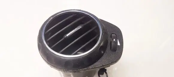 Alfa Romeo 147 Dash center air vent grill