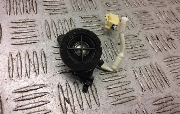 Lexus RX 330 - 350 - 400H Front door high frequency speaker