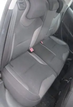 Peugeot 308 Second row seats 