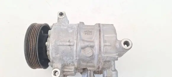 Volkswagen Touran III Air conditioning (A/C) compressor (pump) 5Q0816803F