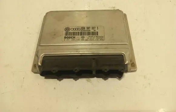 Audi A4 S4 B5 8D Engine control unit/module 8D0907557S 0261204183