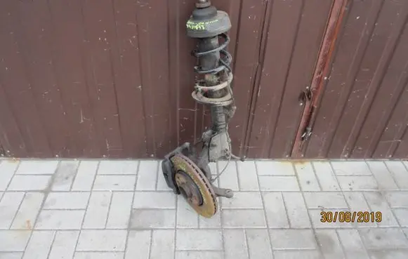 Opel Vivaro Front wheel hub spindle knuckle