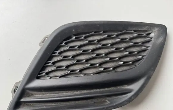 Volvo XC60 Front bumper lower grill 31290657
