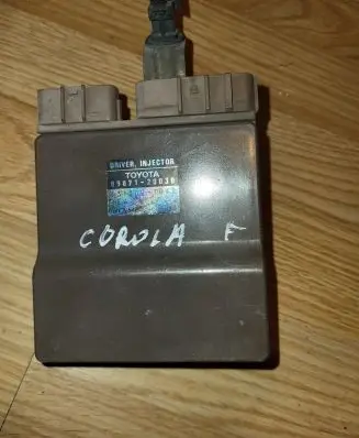 Toyota Corolla E120 E130 Fuel injection pump control unit/module 8987120030 1310001041