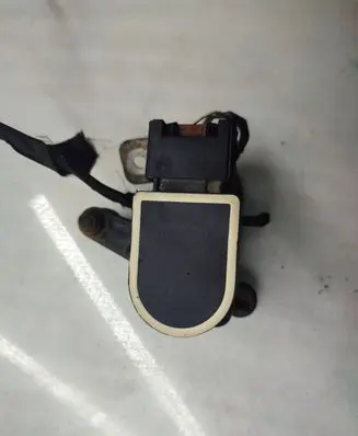 Headlight/headlamp level sensor