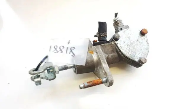 Honda FR-V Clutch master cylinder
