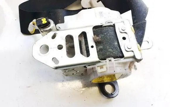 Toyota Avensis T270 Front seatbelt j0q0301 7p2510-p