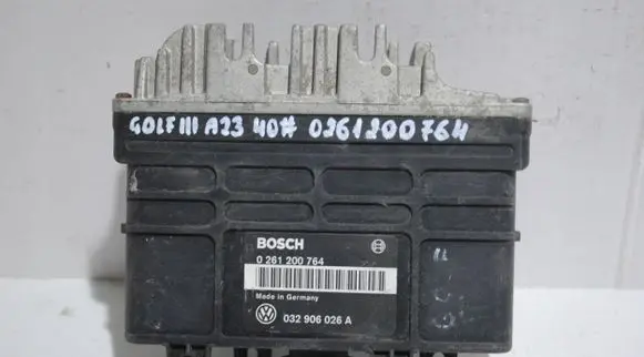 Volkswagen Golf III Engine control unit/module 0261200764
