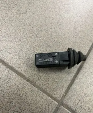 BMW 3 E92 E93 Fuel tank opening switch 82289392 228939