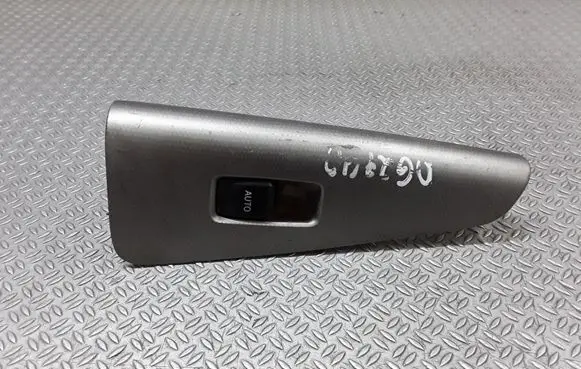 Toyota Corolla Verso E121 Electric window control switch 7427113040