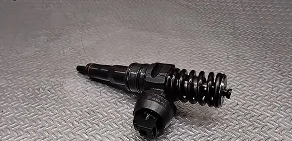 Volkswagen Touareg I Fuel injector 07Z130073H